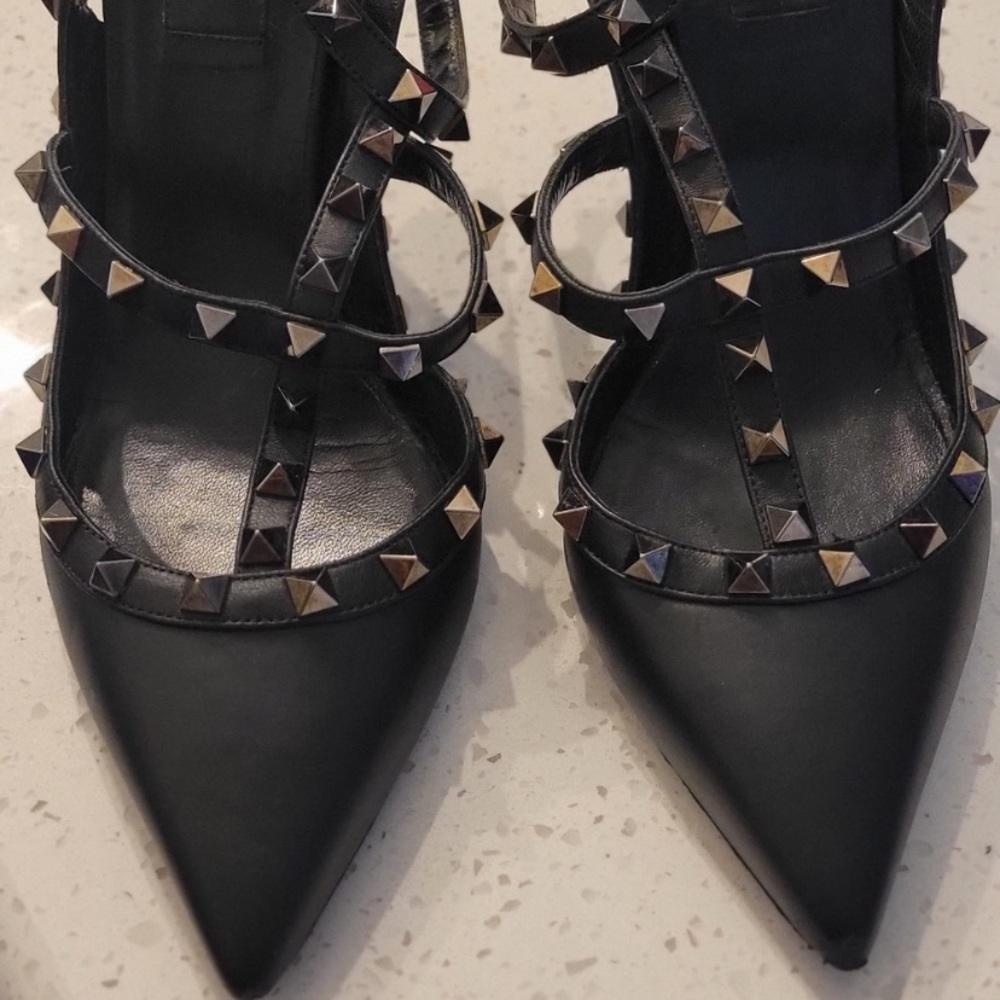 Valentino Garavani Rockstud t-strap - Picture 6 of 16